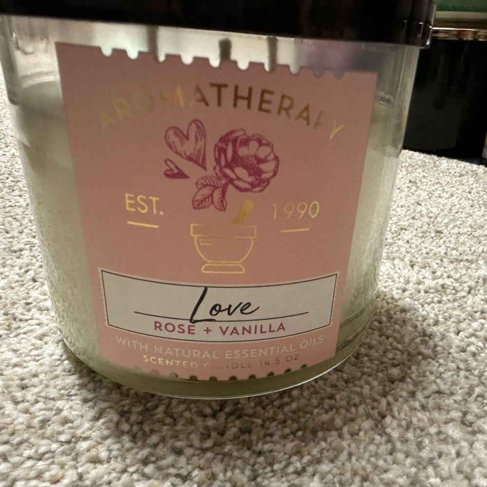 Bath and Body Works Rose Vanilla Aromatherapy Candle